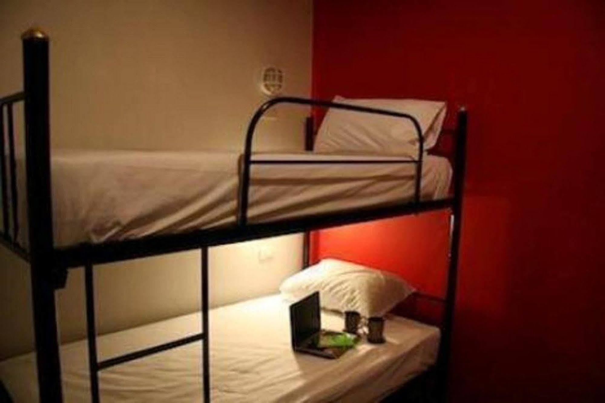 Kool Backpacker Hostel Patong Экстерьер фото